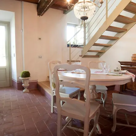 Daire Three-level Tower On Tuscan Estate Reggello